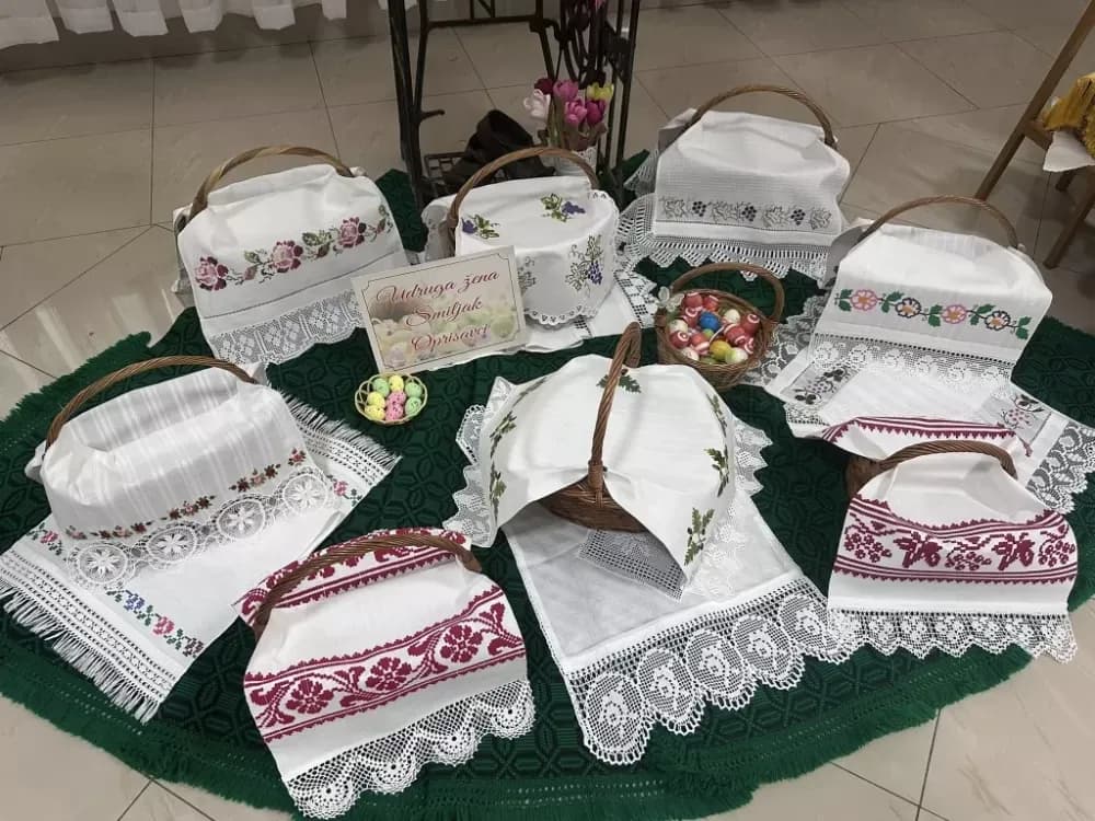 (FOTOGALERIJA) Korpice koje pričaju priču – Oprisavci u uskrsnom ruhu