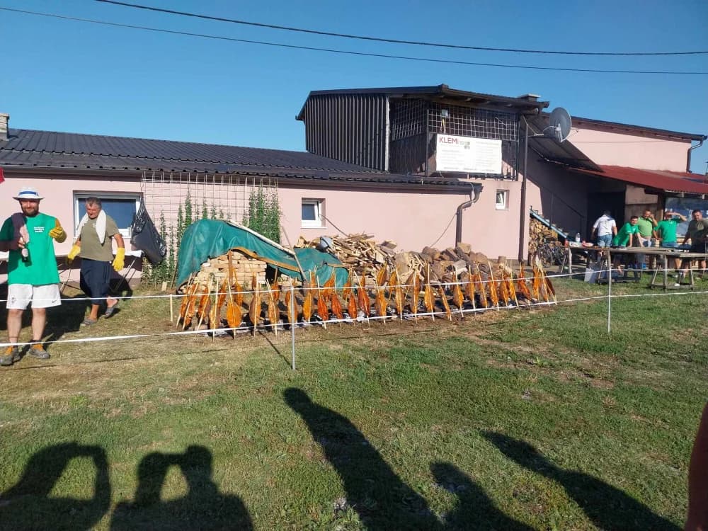 VELIKA FEŠTA KRAJ SL. BRODA: Na Fišijadu u Šumeće stigao i Mesić