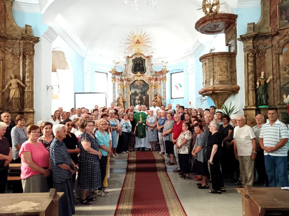 ŽUPLJANI SE OPROSTILI OD SVOG ŽUPNIKA: ʼU kratkom roku uspio si podići župu i župljaneʼ