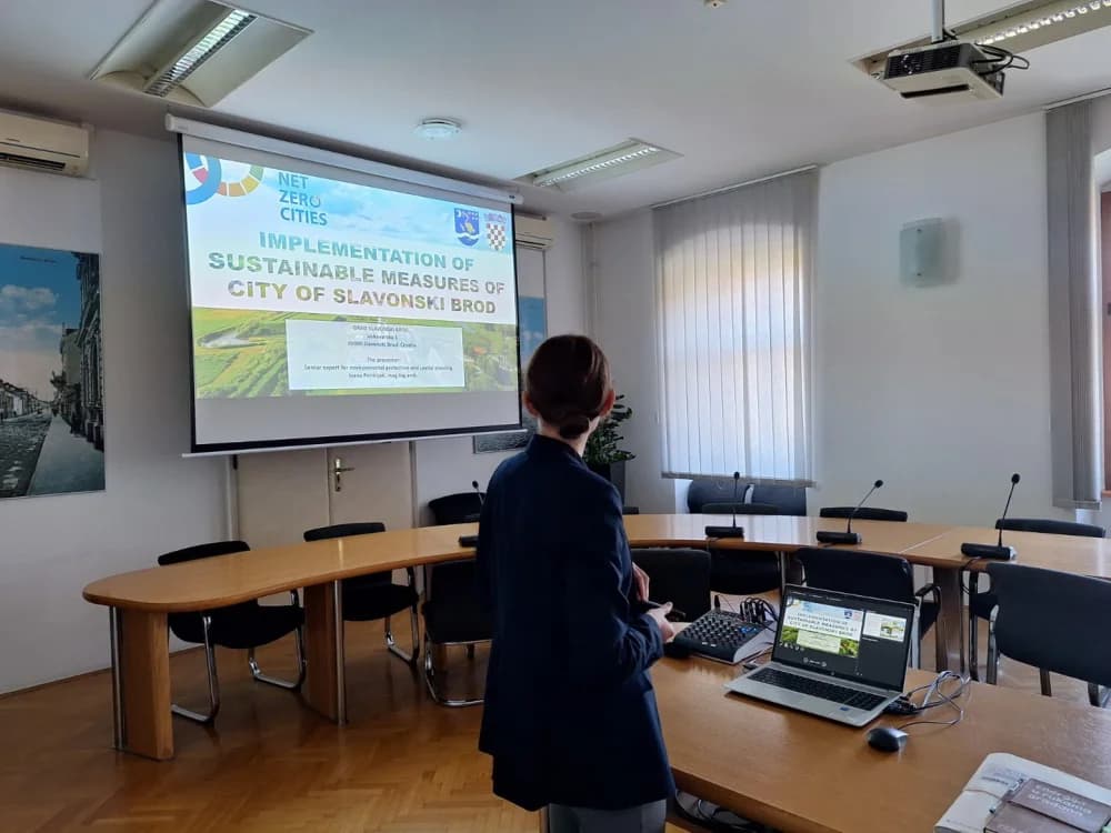 U sklopu Projekta NetZeroCities – Twinning Learning Programme, Grad Slavonski Brod na dva dana održao studijsko putovanje za gradove u Poljskoj