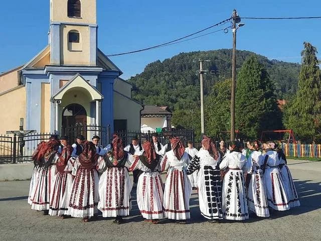 “KOLO NA MEDANU”: Priča o bogatstvu tradicijske baštine sela Drežnik i njenim vrijednim čuvarima
