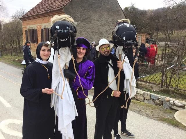 “KOLO NA MEDANU”: Priča o bogatstvu tradicijske baštine sela Drežnik i njenim vrijednim čuvarima