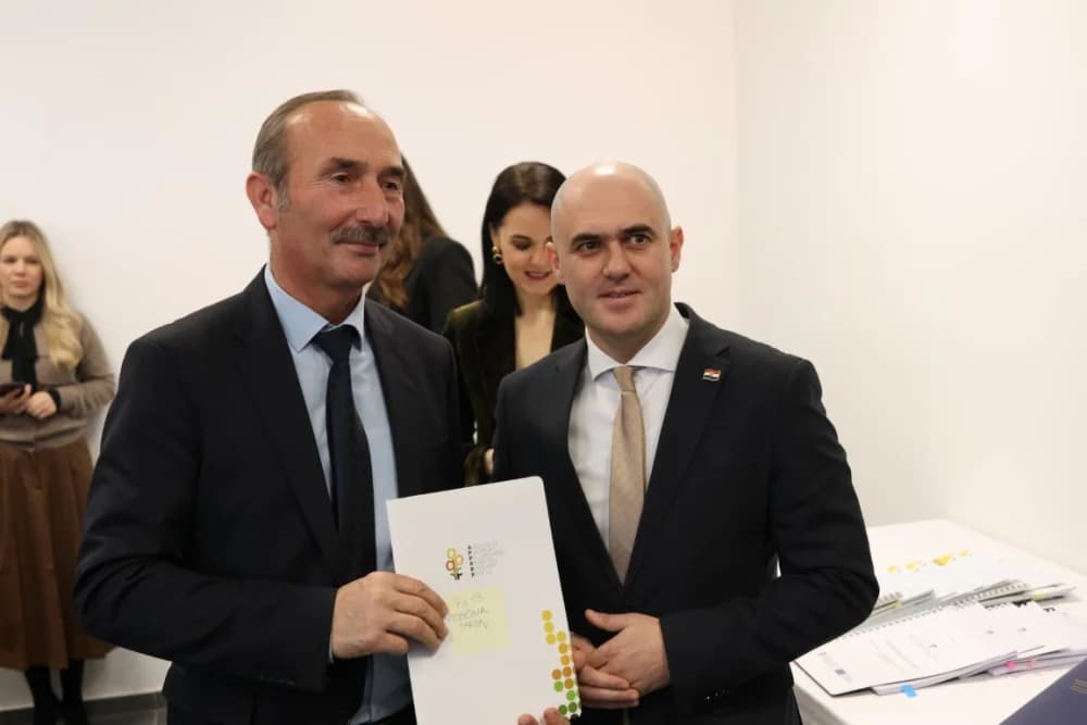 SLAVONSKI ŠAMAC: Premijer Plenković s ministrima i drugim dužnosnicima održao sjednicu Savjeta za Slavoniju, Baranju i Srijem
