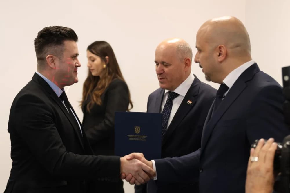SLAVONSKI ŠAMAC: Premijer Plenković s ministrima i drugim dužnosnicima održao sjednicu Savjeta za Slavoniju, Baranju i Srijem