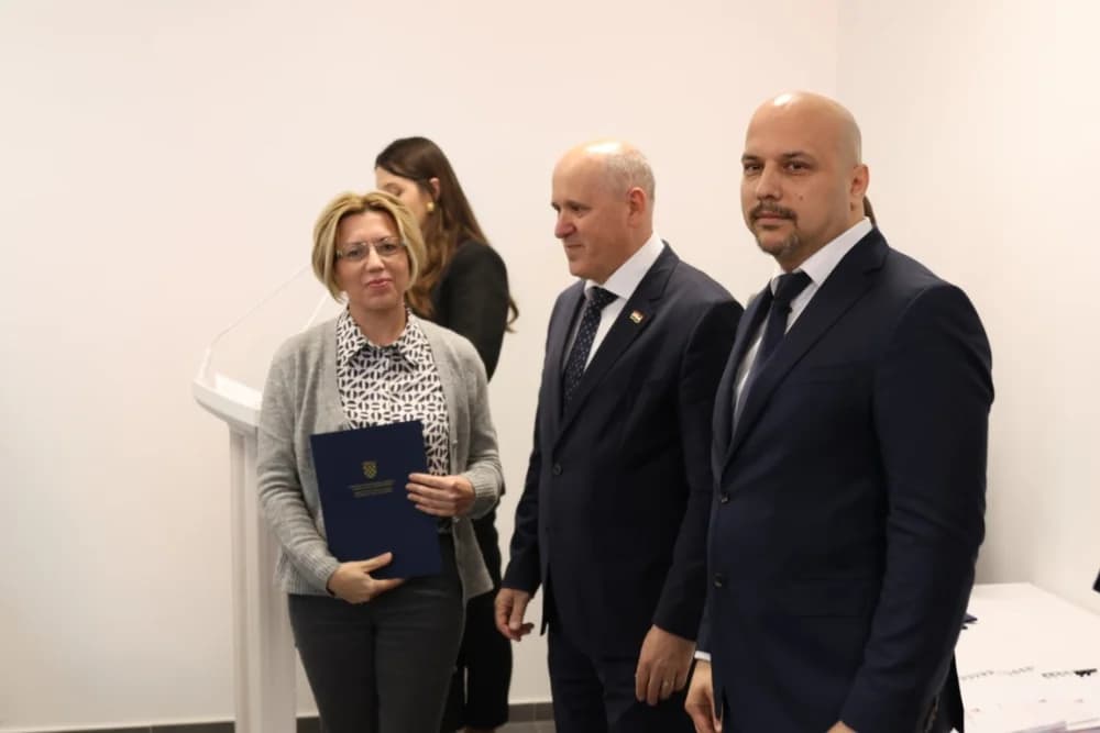 SLAVONSKI ŠAMAC: Premijer Plenković s ministrima i drugim dužnosnicima održao sjednicu Savjeta za Slavoniju, Baranju i Srijem