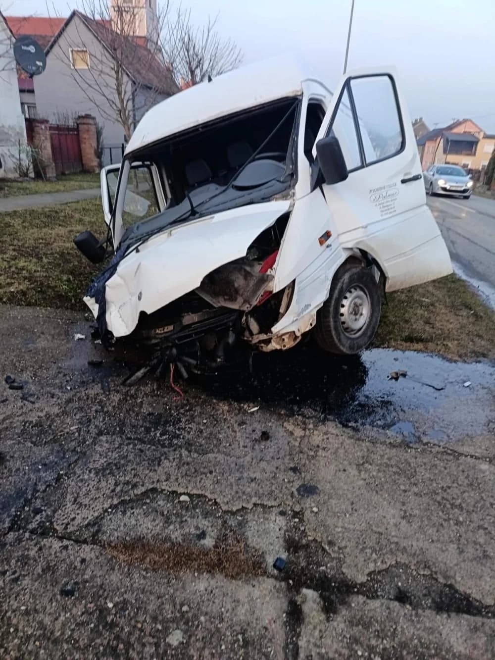 Više ozlijeđenih osoba u Brodskom Stupniku: Medicinska ekipa pruža liječničku pomoć!