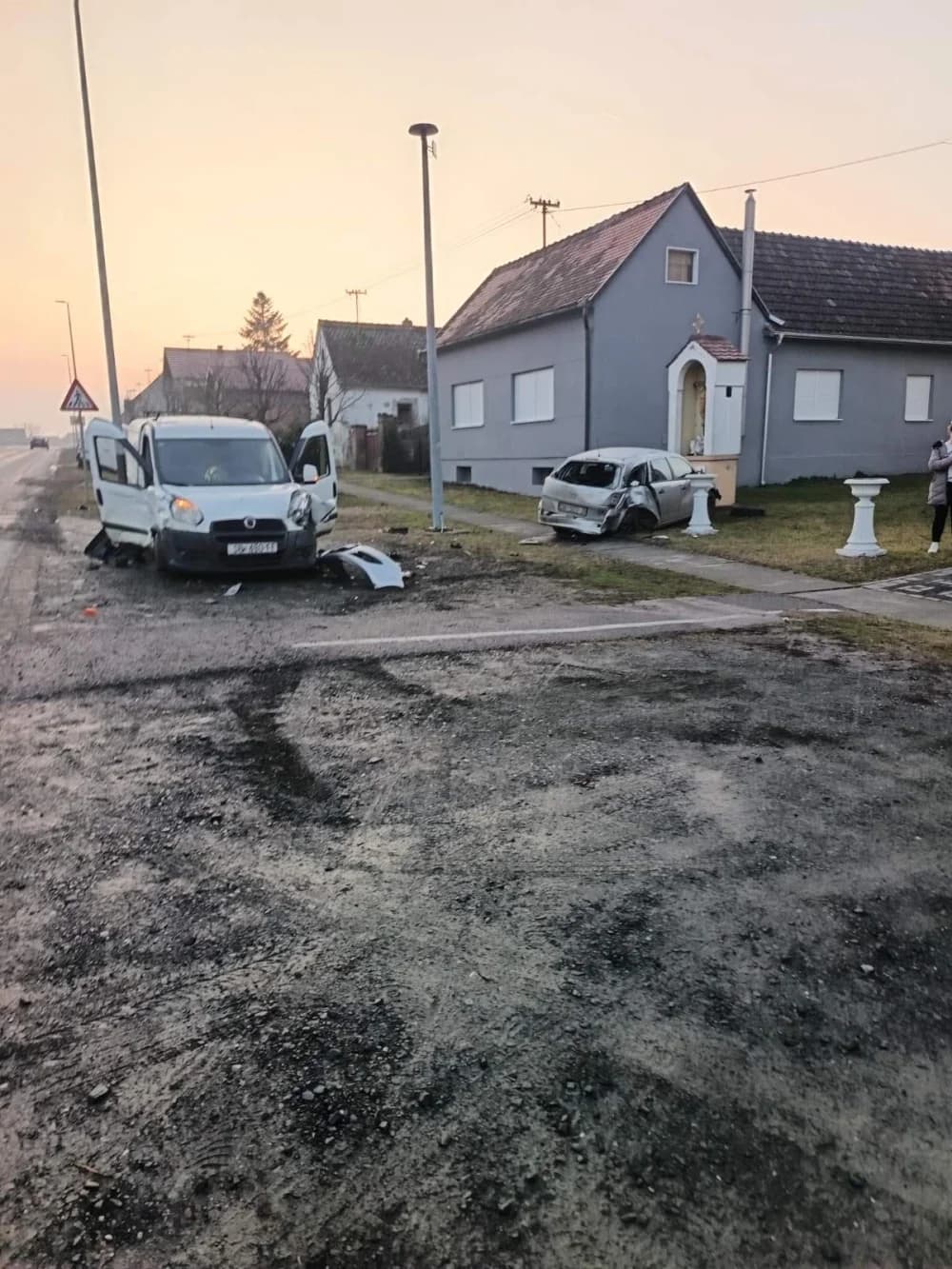 Više ozlijeđenih osoba u Brodskom Stupniku: Medicinska ekipa pruža liječničku pomoć!