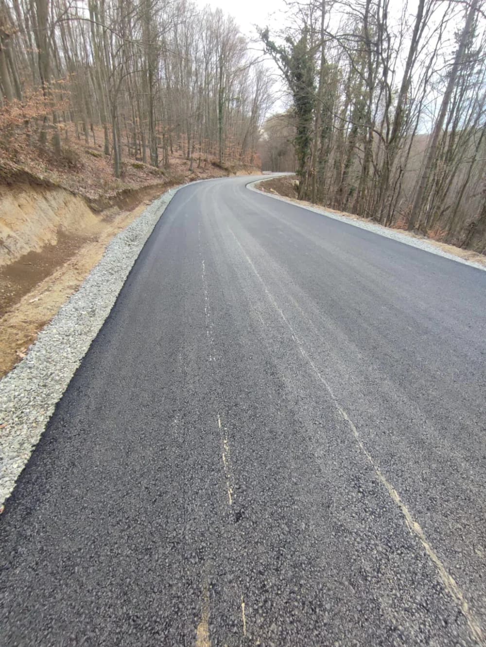Radovi na asfaltiranju ceste Brčino - Zdenci privode se kraju: ʼUvjeren sam da će mještani biti zadovoljni novom infrastrukturomʼ