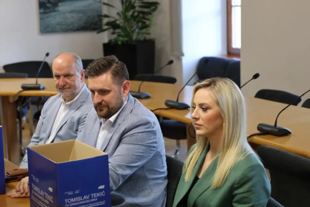 Kandidat HDZ-a za gradonačelnika Sl. Broda Tomislav Tekić predaoo kandidaturu s 2.025 potpisa potpore: „Naša će se kampanja temeljiti na konkretnim obećanjima sugrađanima“