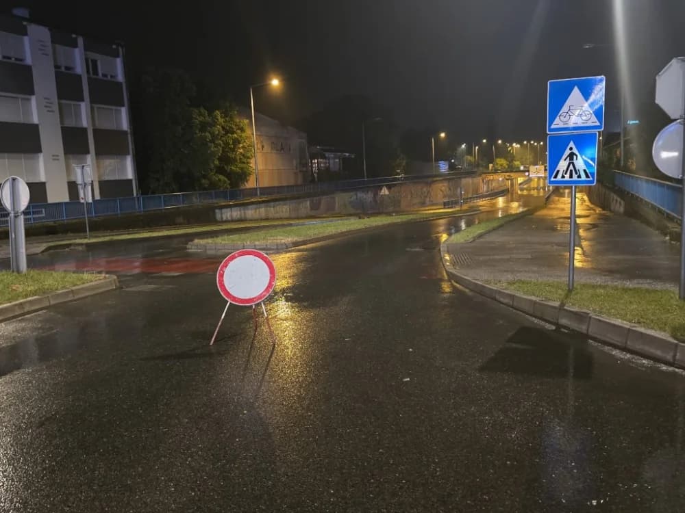 Poplavljeni podvožnjak u Sl. Brodu opet pobijedio gradonačelnika Dusparu!