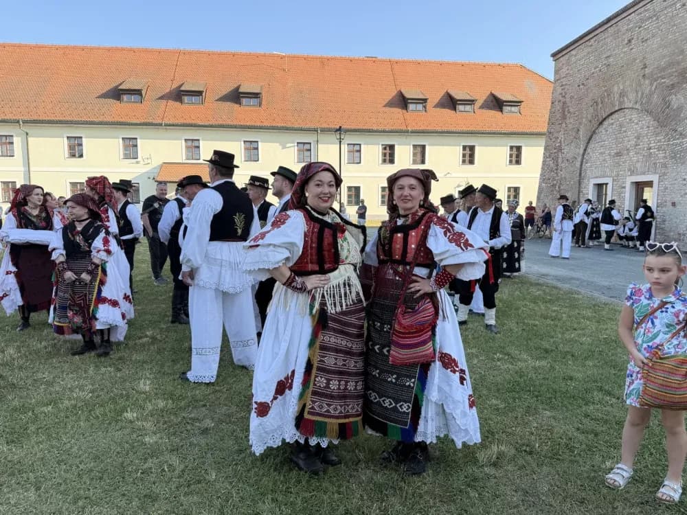 Brodskim kolom slavonska tradicija zasjala u punom sjaju