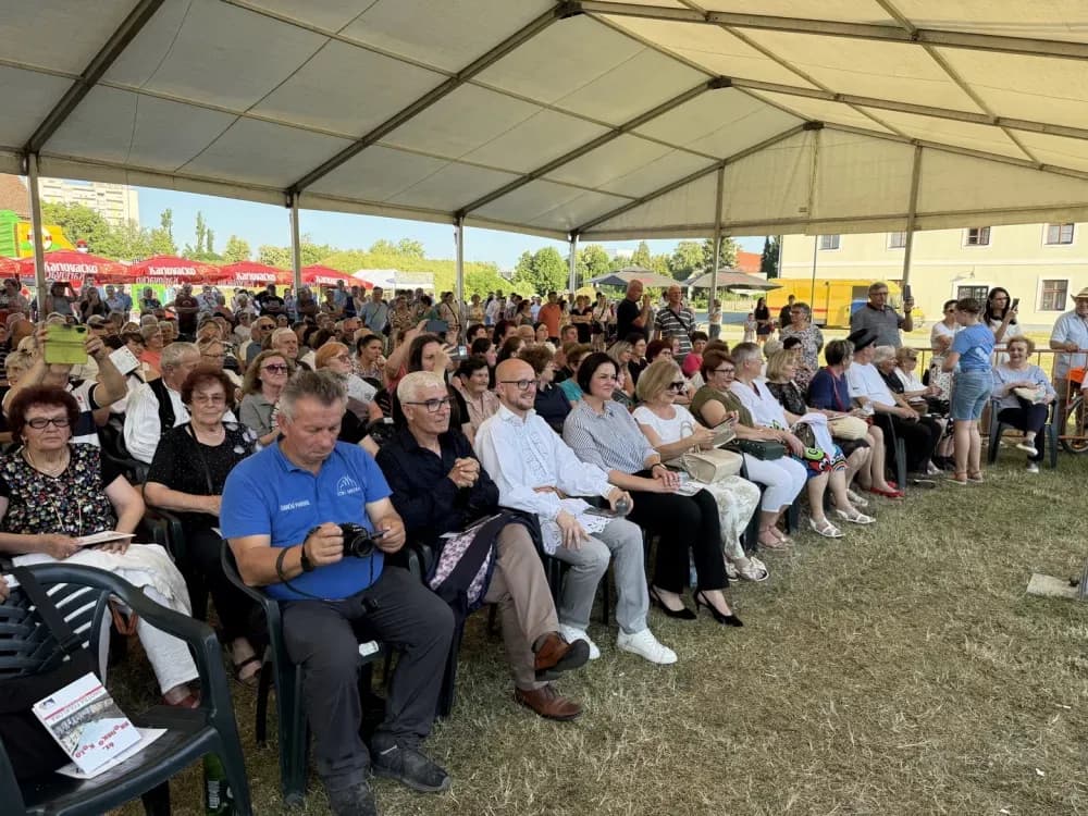 Brodskim kolom slavonska tradicija zasjala u punom sjaju