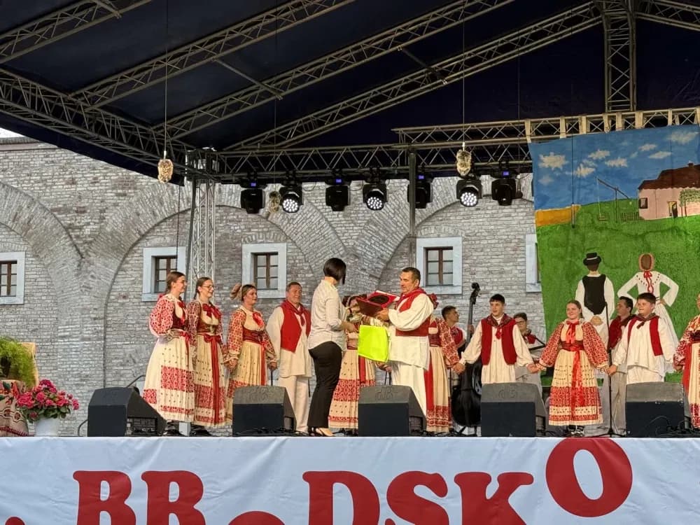 Brodskim kolom slavonska tradicija zasjala u punom sjaju