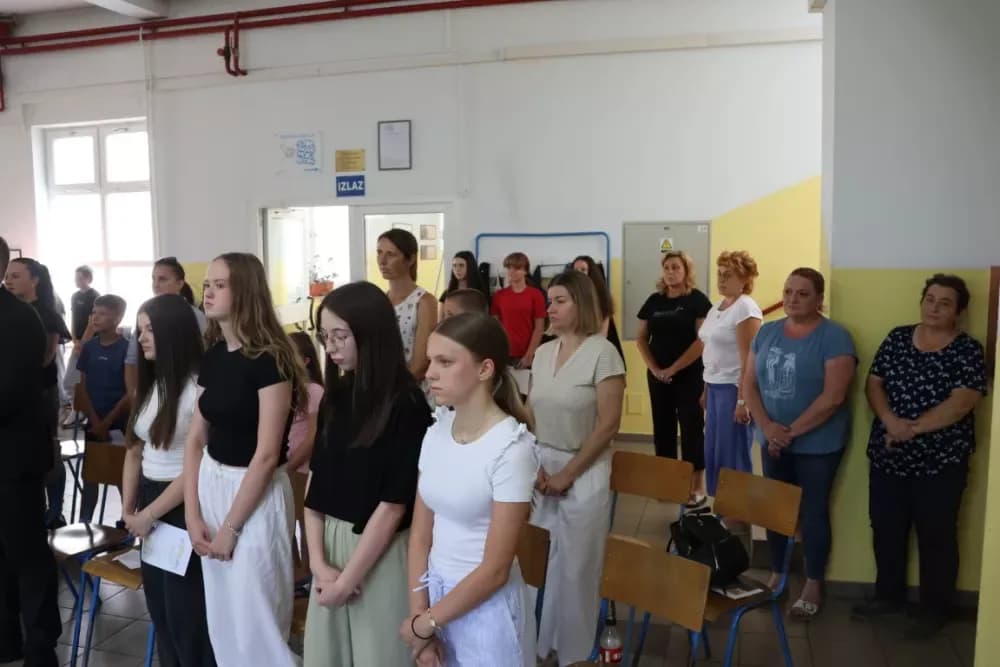 Općinski načelnik Bukovlja Igor Đaković uručio nagrade učenicima za izvrsnost na državnim i županijskim natjecanjima