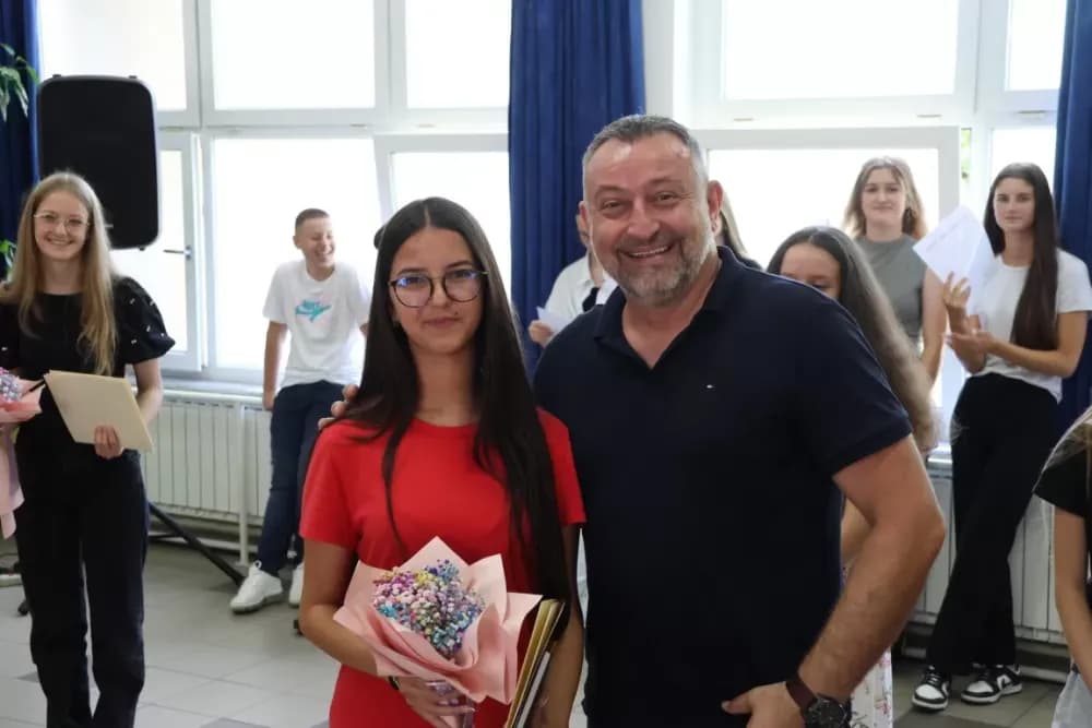 Općinski načelnik Bukovlja Igor Đaković uručio nagrade učenicima za izvrsnost na državnim i županijskim natjecanjima