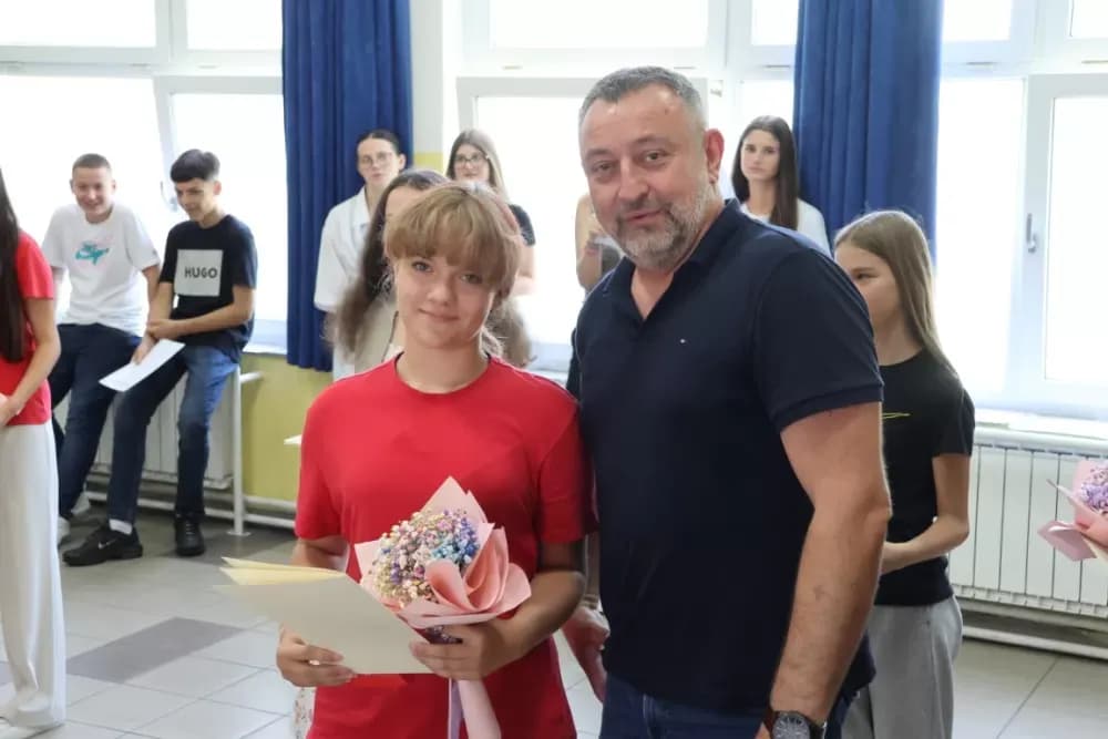 Općinski načelnik Bukovlja Igor Đaković uručio nagrade učenicima za izvrsnost na državnim i županijskim natjecanjima