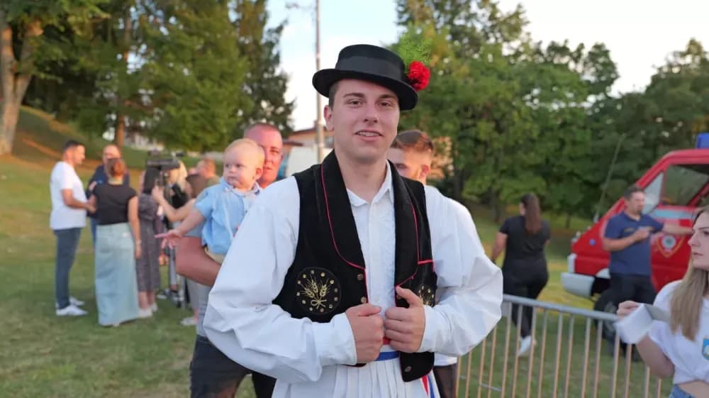 Odvoračka sela pokazuju i dokazuju kako se čuva tradicija: Uz KUD-ove, Branka Polića, Žeteoce i četiri dive fešta do jutarnjih sati