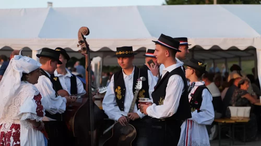 Odvoračka sela pokazuju i dokazuju kako se čuva tradicija: Uz KUD-ove, Branka Polića, Žeteoce i četiri dive fešta do jutarnjih sati