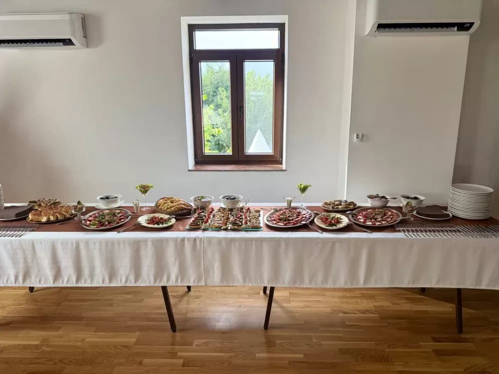 SIKIREVCI - Otvorena kušaonica tradicionalnih jela u slavonskom selu: ʼČetvero zaposlenih vratilo se iz Austrijeʼ