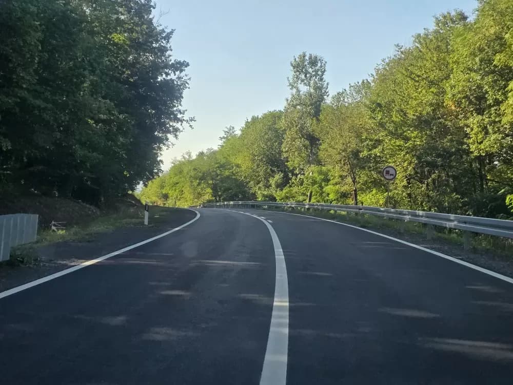 Radovi na rekonsgtukciji prometnice nako 2,5 godine završeni: Srediniom rujna otvara se cesta Rešetari – Baćin dol