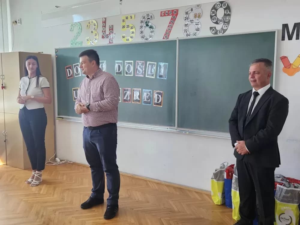 Slavonsko-brodska televizija darivala prvašiće
