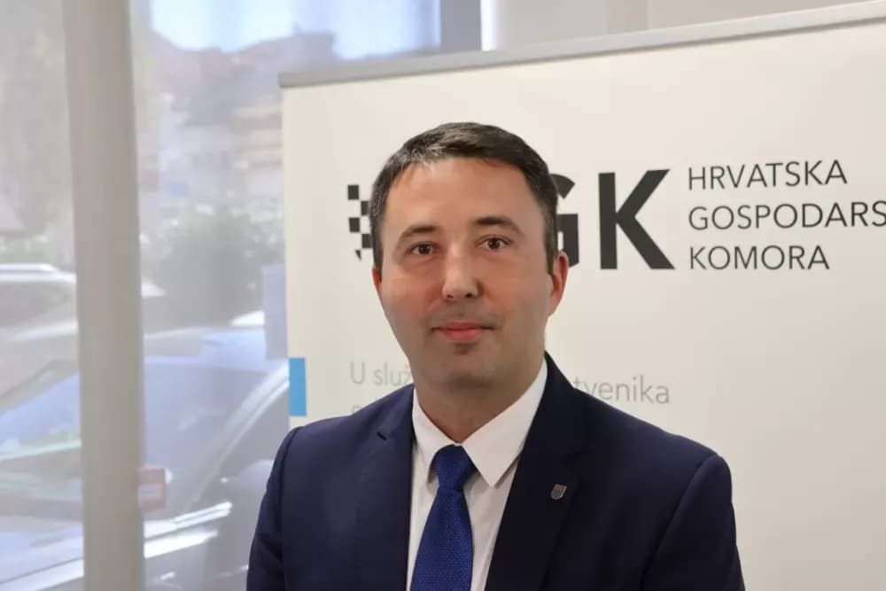 Zlatne kune u ruke najboljih tvrtki CALOR d.o.o. iz Gornje Vrbe, SPIROFLEX d.o.o. iz Ruščice i ĐURI ĐAKOVIĆ MONTAŽI d.o.o. iz Slavonskog Broda.