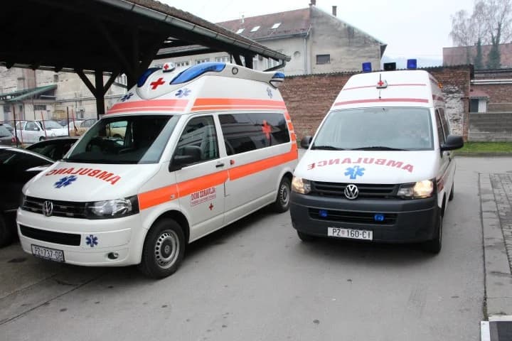 Stradalo i dijete u težoj prometnoj nesreći u Malinu kod Oriovca - ozlijeđeno je njih oko deset i to migranata!